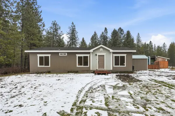 3812 E Bailey Rd, Chattaroy, WA 99003