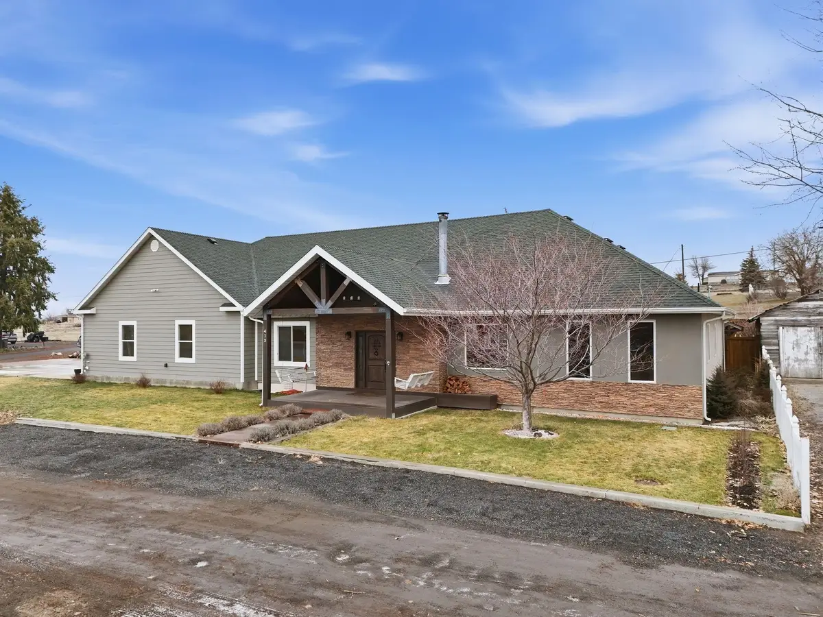 413 NW Dellah Ave, Wilbur, WA 99185 - Image #1