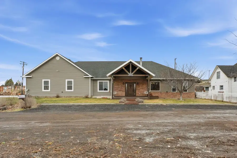 413 NW Dellah Ave, Wilbur, WA 99185 - Image #2