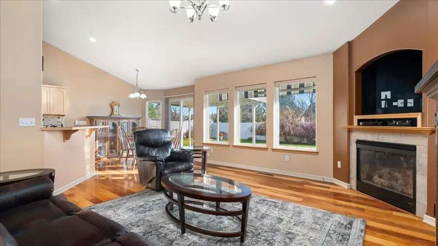 3719 S Virginia Ln, Spokane Valley, WA 99206 - Image #2
