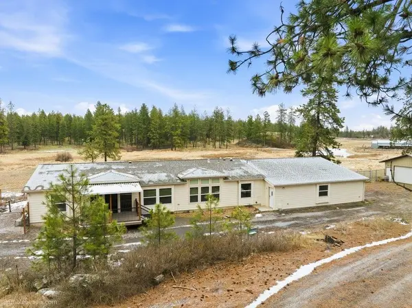 15010 W 4 Mound Rd, Nine Mile Falls, WA 99026
