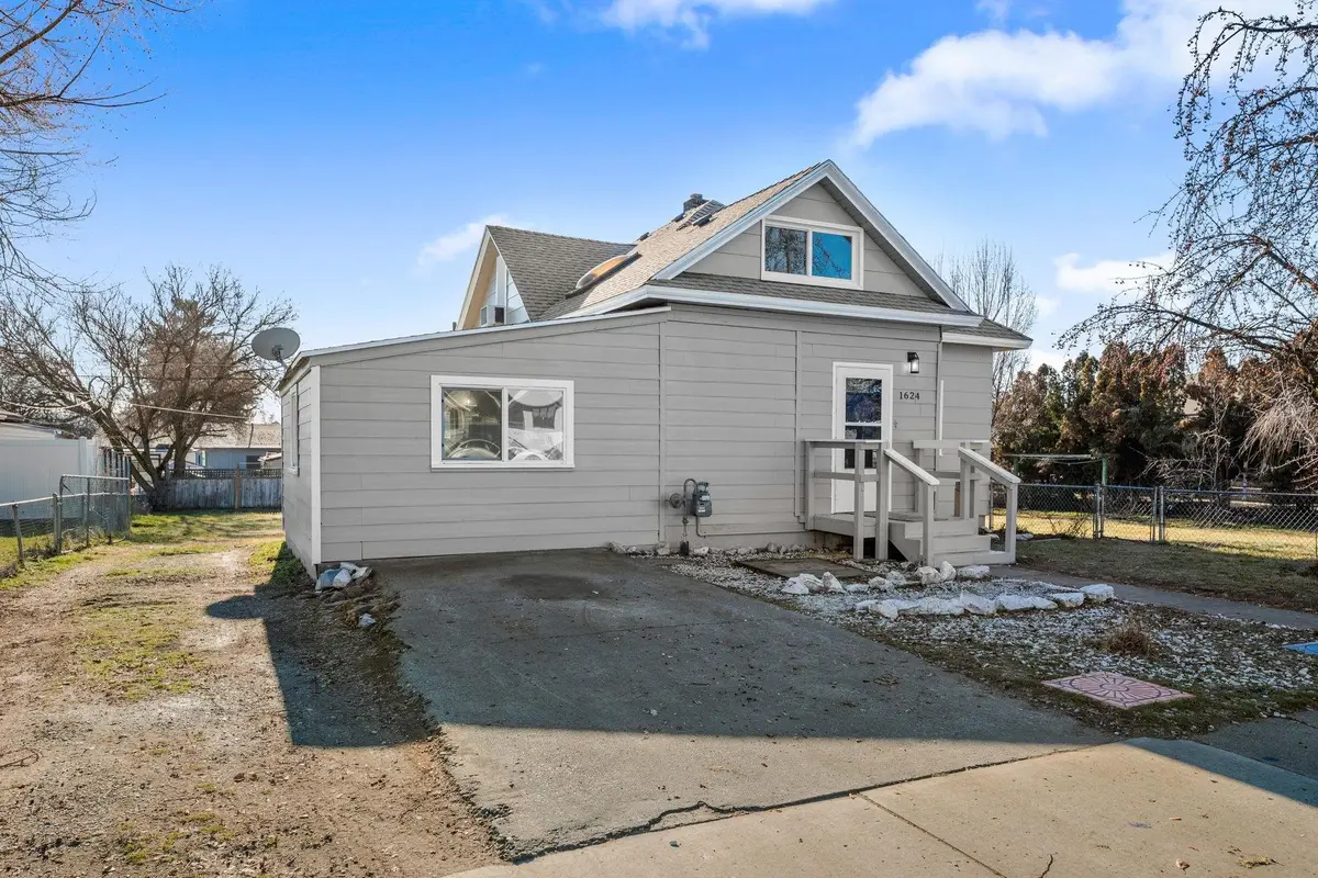 1624 E Bridgeport Ave, Spokane, WA 99207 - Image #1
