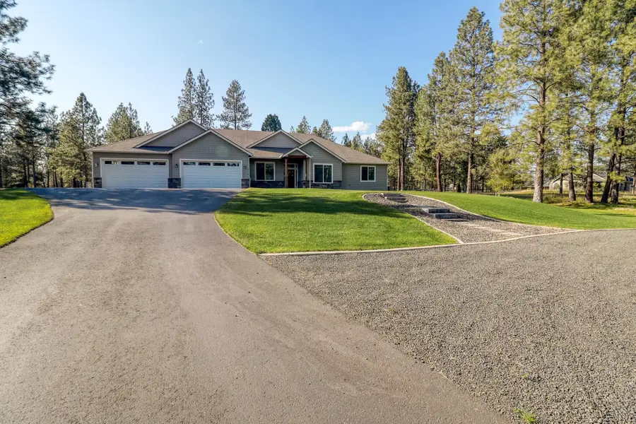 3319 E Elena Ln, Chattaroy, WA 99003 - Image #2