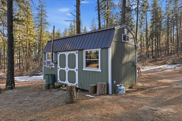 5511 W Glen Grove-staley Rd, Deer Park, WA 99006