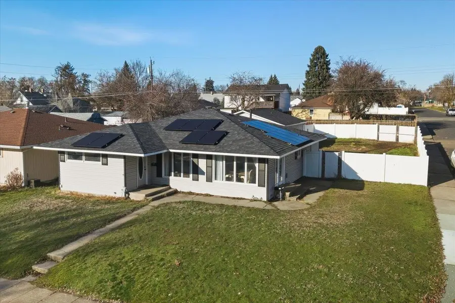 1527 E Bridgeport Ave, Spokane, WA 99207 - Image #2