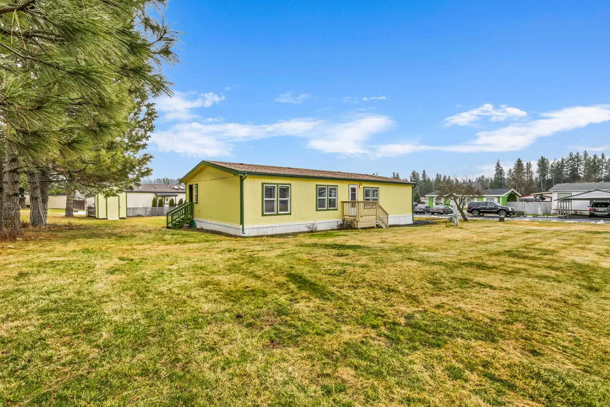 3110 E Chattaroy Rd, Chattaroy, WA 99003 - Image #1