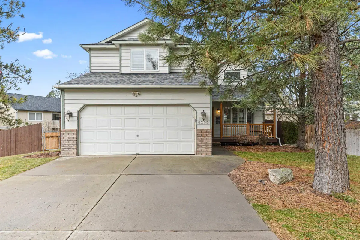 8205 E Sommerset Dr, Spokane, WA 99217 - Image #1