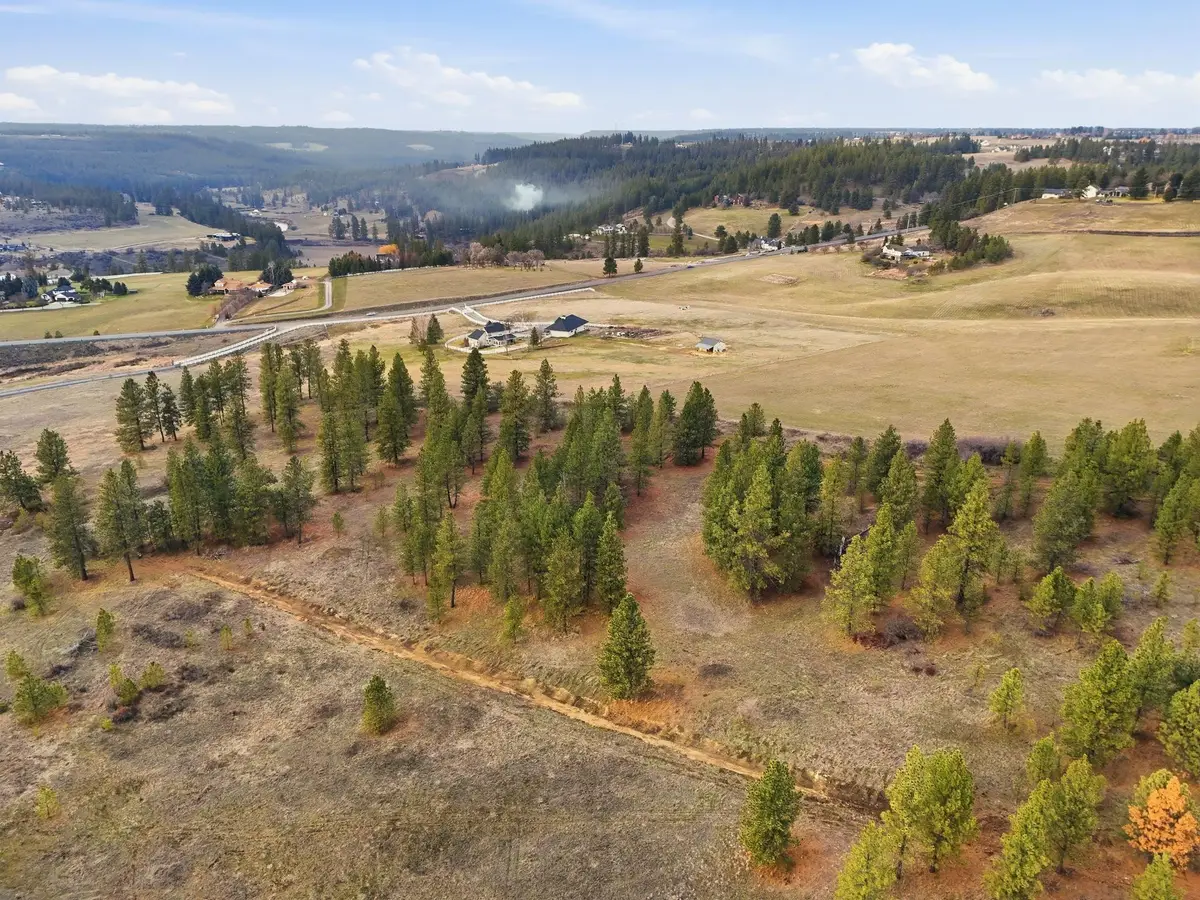 3086 E Balsam Hill Ln, Valleyford, WA 99036 - Image #1