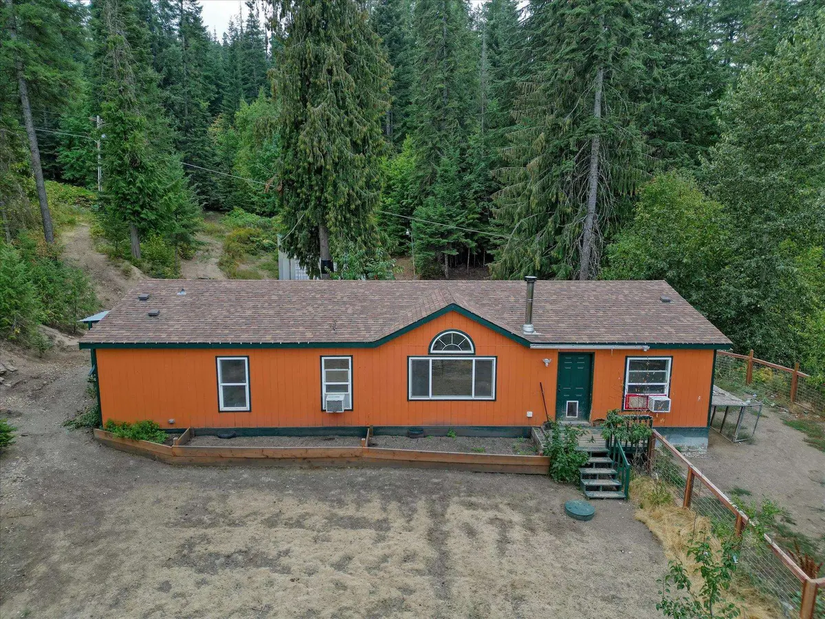 11641 W Newman Lake Dr, Newman Lake, WA 99025 - Image #1