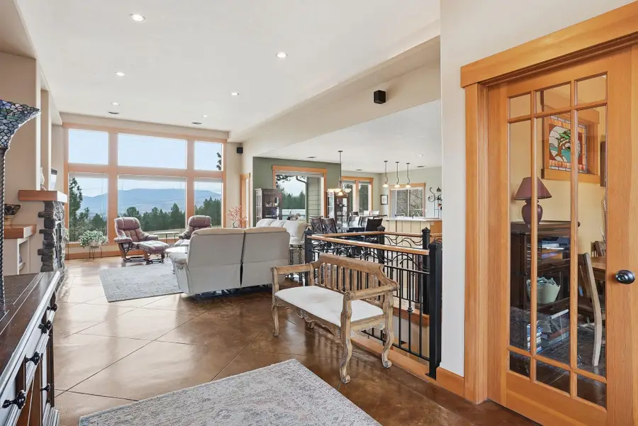 19919 E Crestwood Ln, Otis Orchards, WA 99027 - Image #3