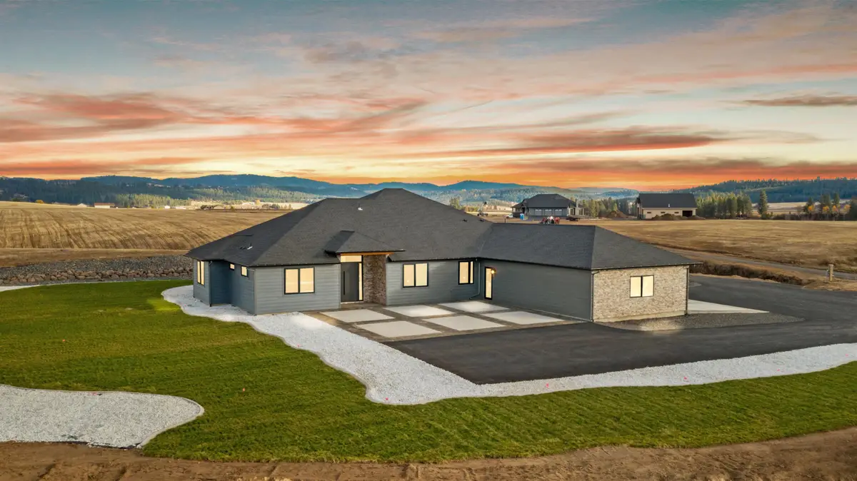 13790 N Bruce Rd, Mead, WA 99021 - #1