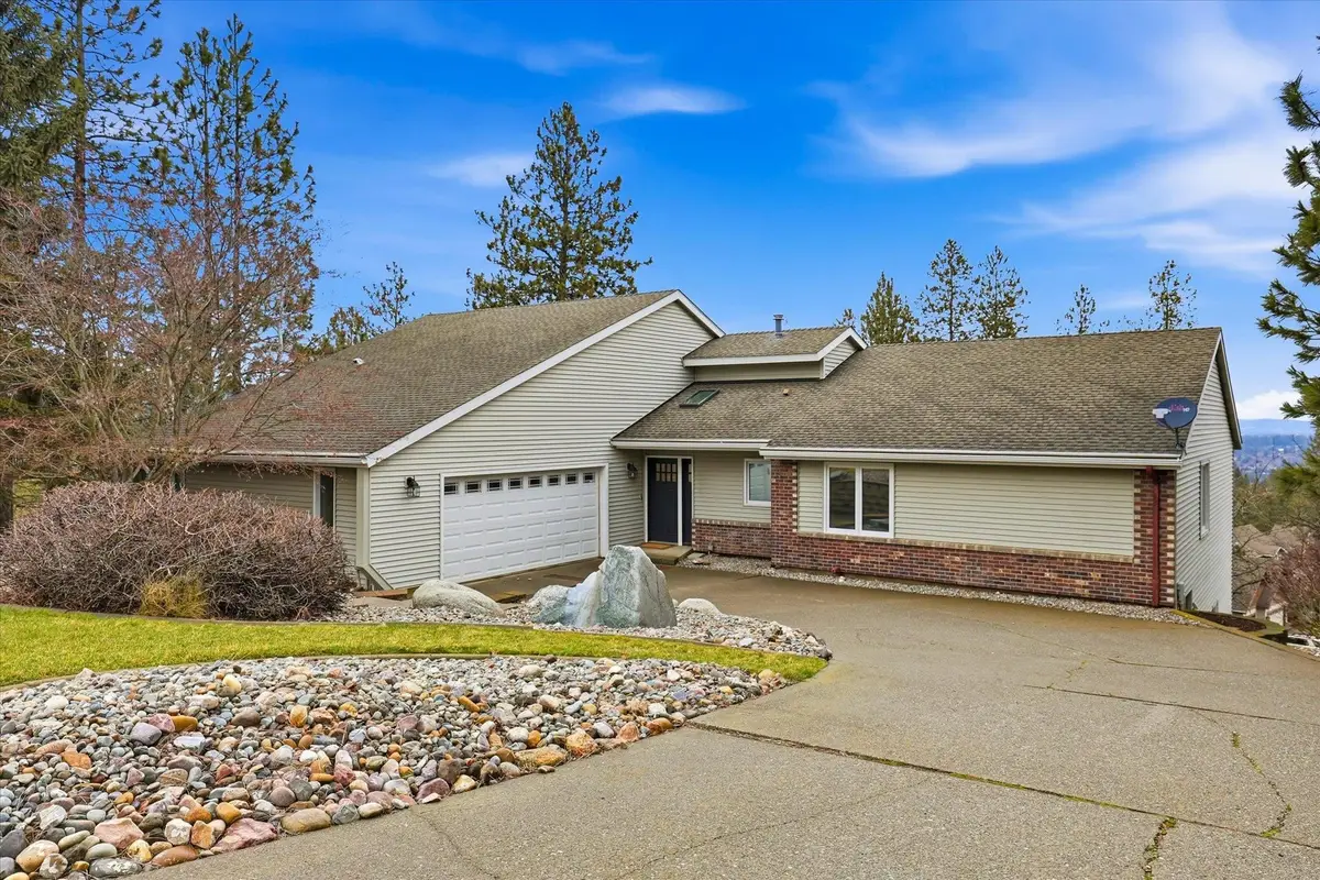 6134 S Zuni Dr, Spokane, WA 99206 - Image #1