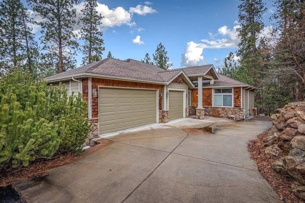 223 N Lindeblad Ln, Liberty Lake, WA 99019 - Image #1