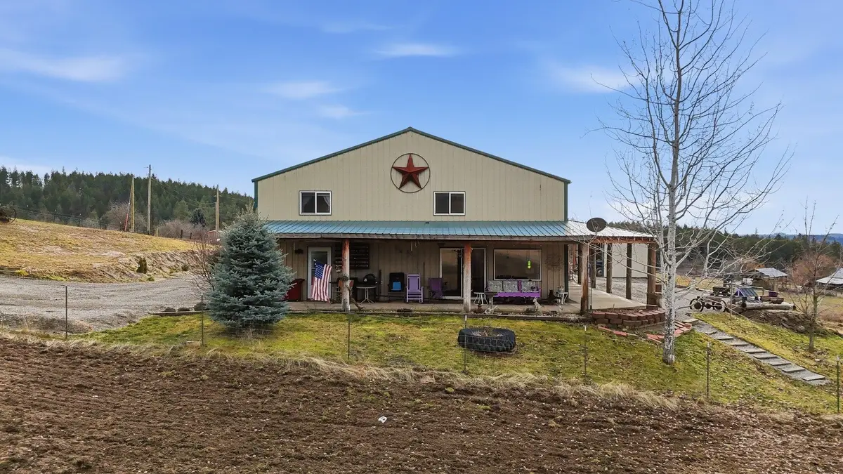 26323 N Madison Rd, Chattaroy, WA 99003 - Image #1