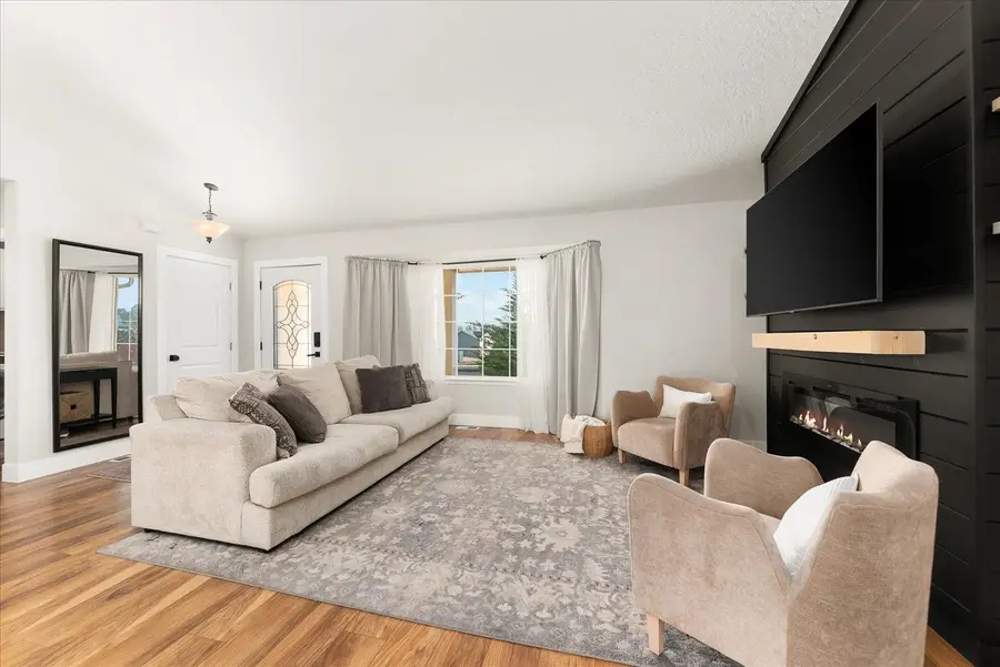 815 E Collin Ave Ave, Medical Lake, WA 99022 - Image #3