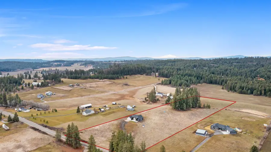 32609 N Elk Chattaroy Rd, Chattaroy, WA 99003 - Image #3