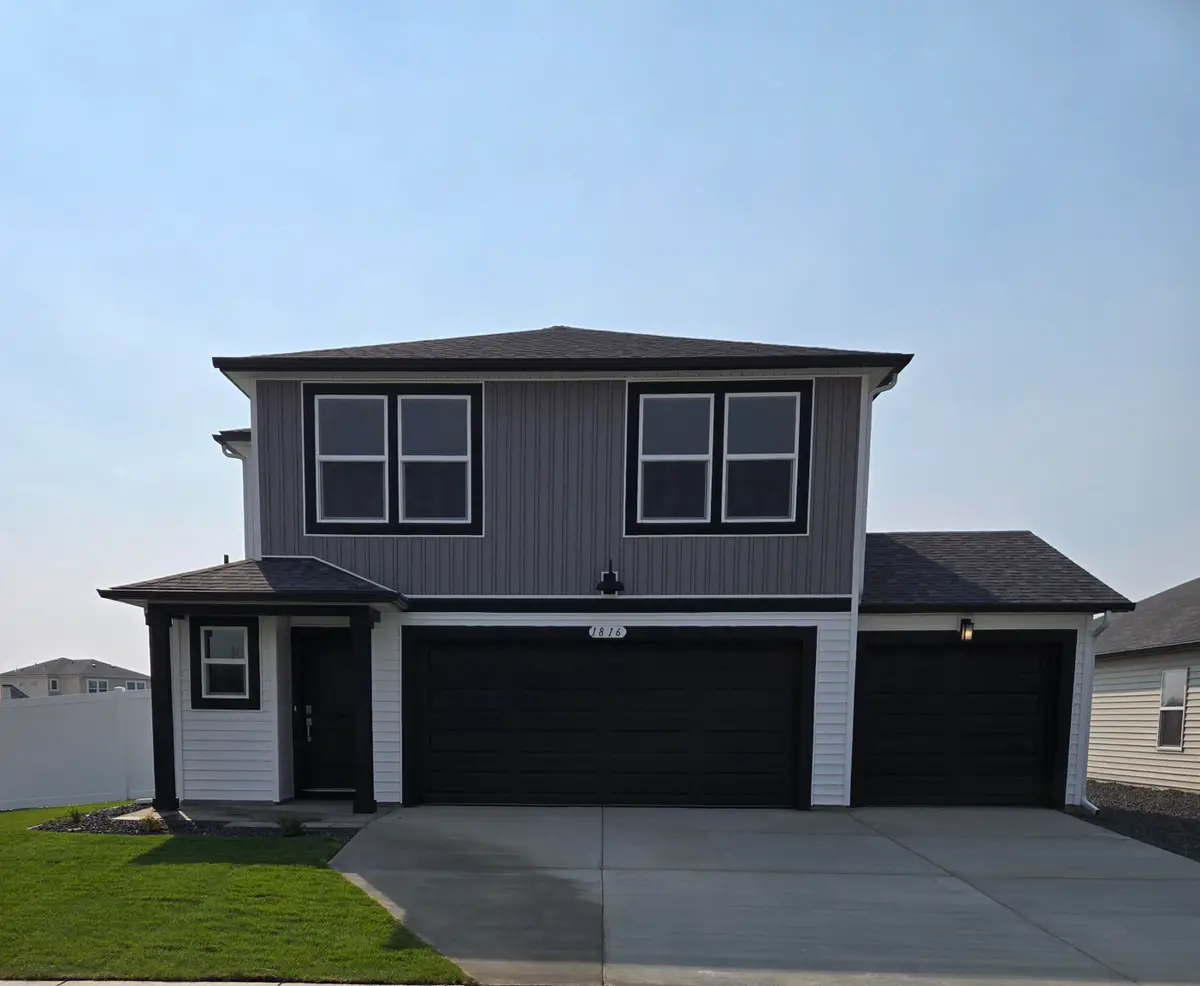 1574 E A St, Deer Park, WA 99006 - Image #1