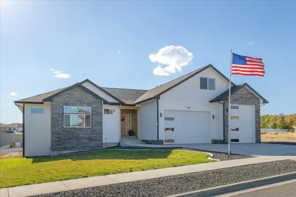 18006 E Apollo Rd, Greenacres, WA 99016