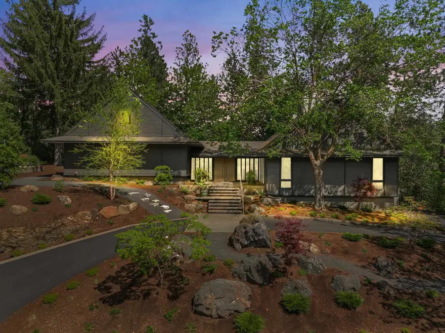 2127 S Helena St, Spokane, WA 99203 - Image #2