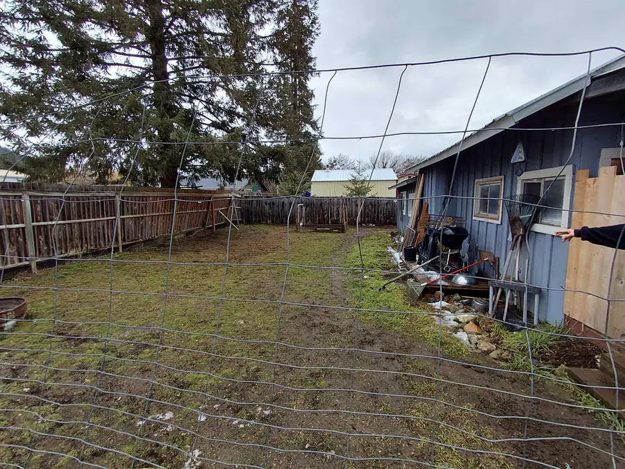 804 Houghton St, Ione, WA 99139 - #3