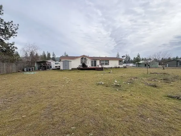 6437 N Dover Rd, Nine Mile Falls, WA 99026