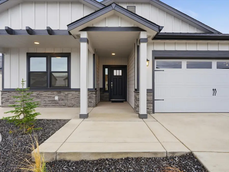 18194 E Barclay Ct, Spokane Valley, WA 99016 - #2