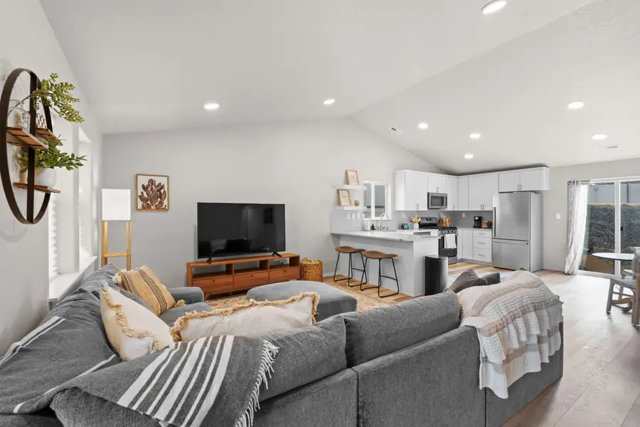 19694 E 3rd Ln, Spokane Valley, WA 99016 - #3