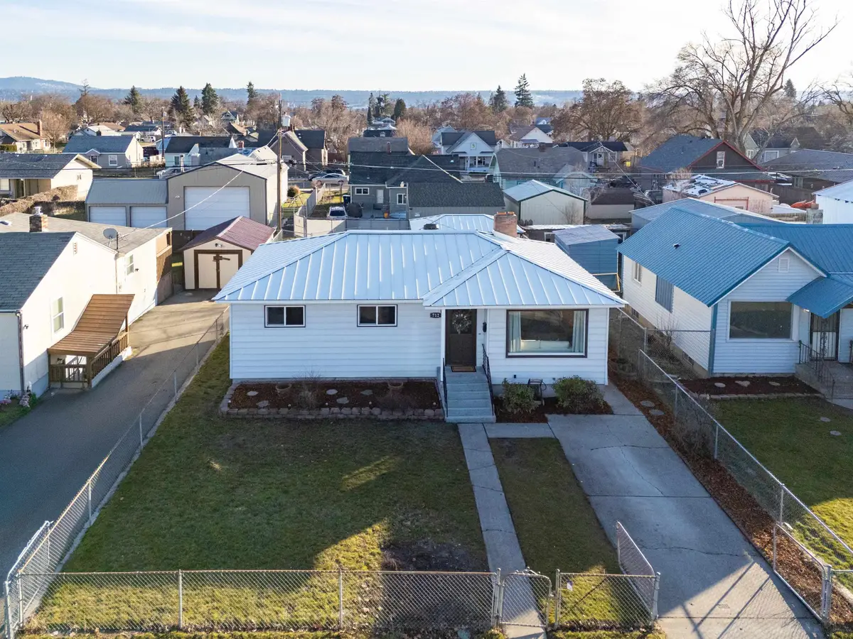 712 E Kiernan Ave, Spokane, WA 99207 - #1