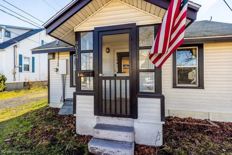 9014 E Frederick Ave, Millwood, WA 99212 - #3