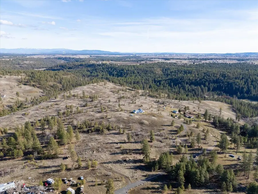 4608 N Whispering Pines Ln, Spokane, WA 99224 - #3