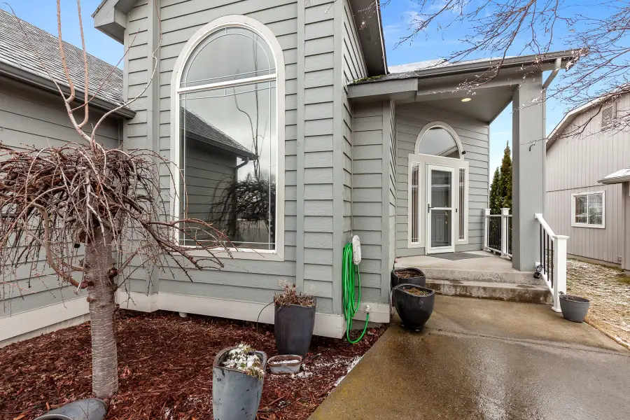 19201 E Riverwalk Ln, Greenacres, WA 99016 - #2