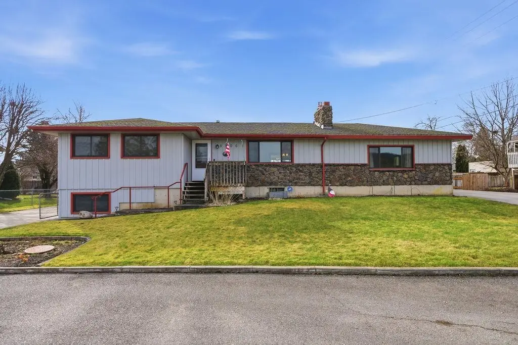 8306 E South Riverway Ave, Millwood, WA 99212 - #1