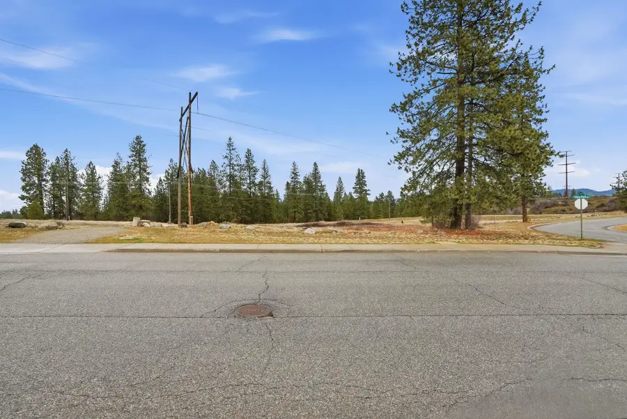 8822 E Vista Park Dr, Spokane, WA 99217 - #3