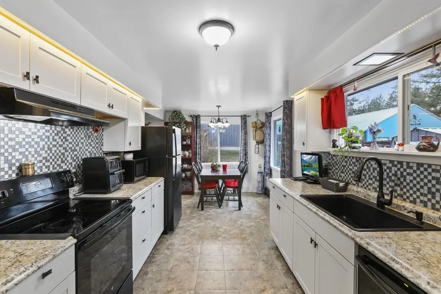 502 W Larch St, Newport, WA 99156 - #3