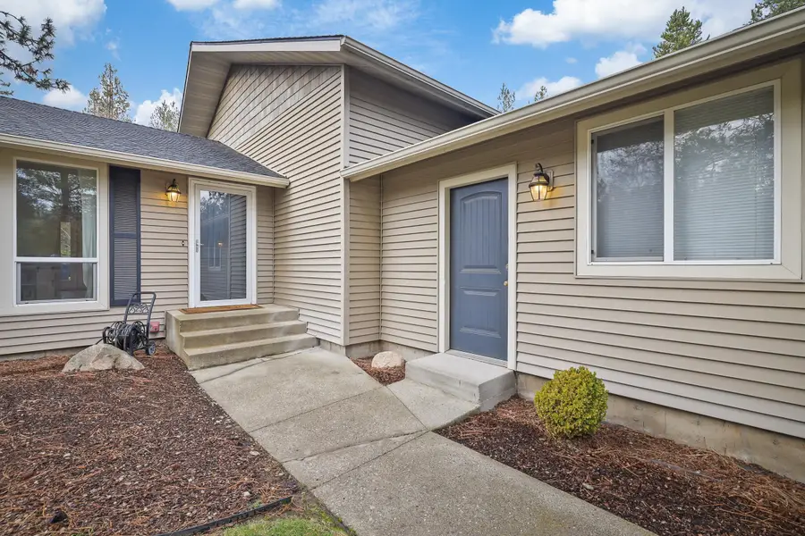 28125 N River Estates Dr, Chattaroy, WA 99003 - #2