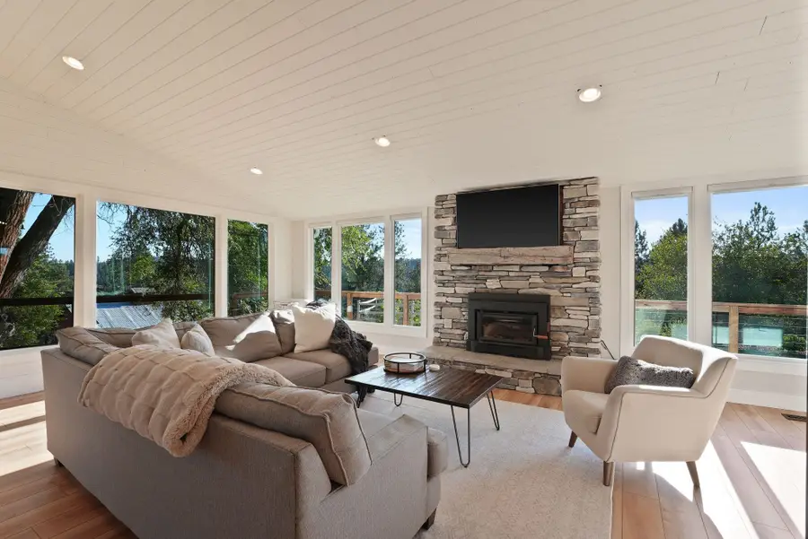 2206 E Pine Hill Ln, Spokane South, WA 99244 - #3