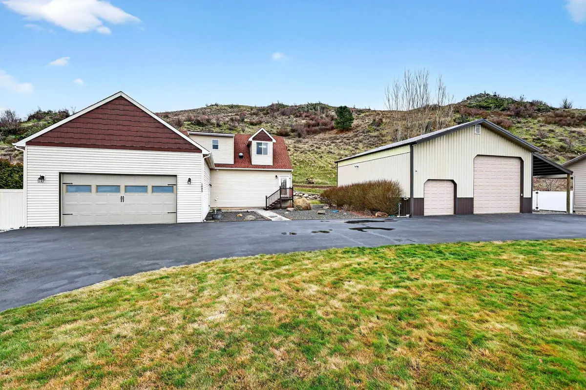 1003 S Henry Rd, Greenacres, WA 99016 - #1