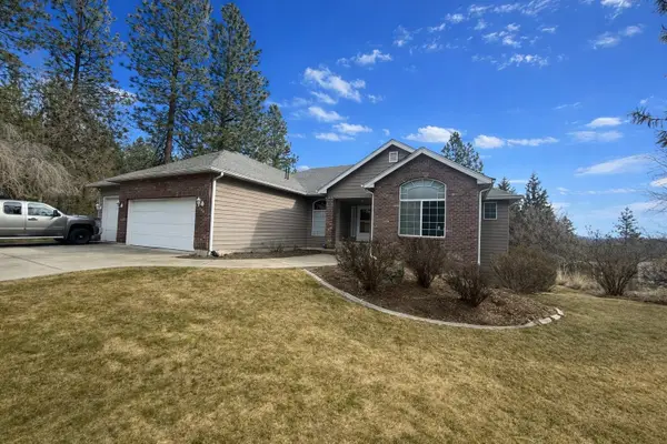 7010 N East Bluff Ct, Spokane, WA 99218