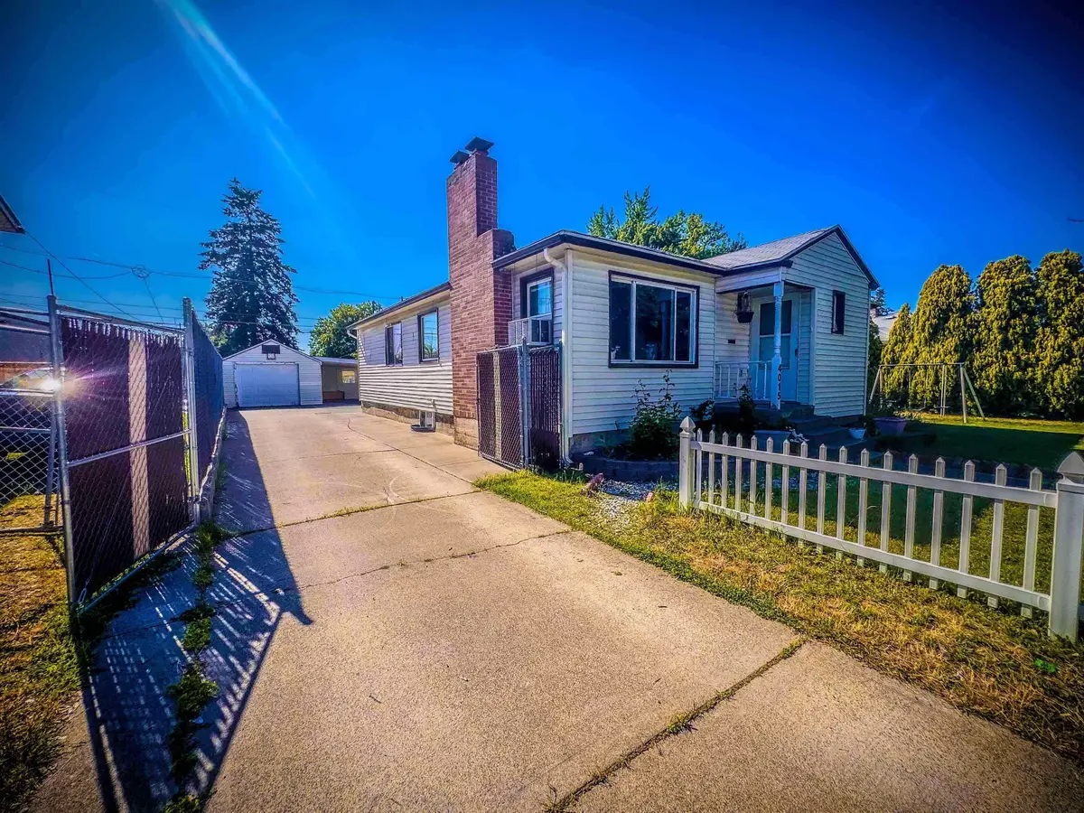 4015 N Ash St, Spokane, WA 99205 - #1