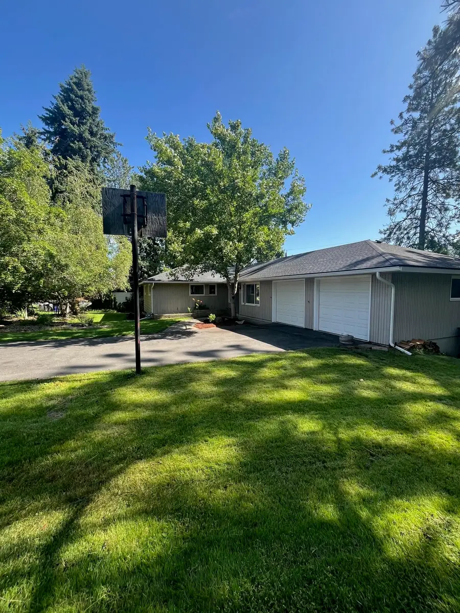 10520 N College Cir, Spokane, WA 99218 - #2