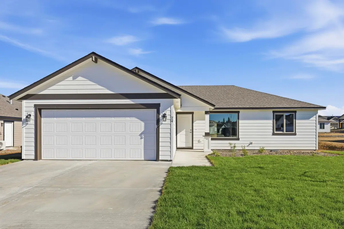 24 W 12th St, Deer Park, WA 99006 - #1