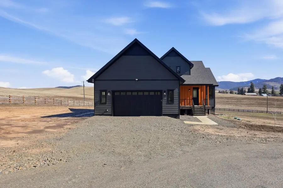 402 N Vine St, Latah, WA 99018 - #2