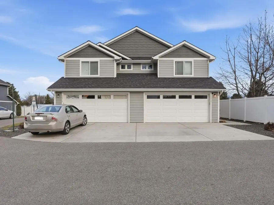 1412 N Michigan Ln, Greenacres, WA 99016 - #2