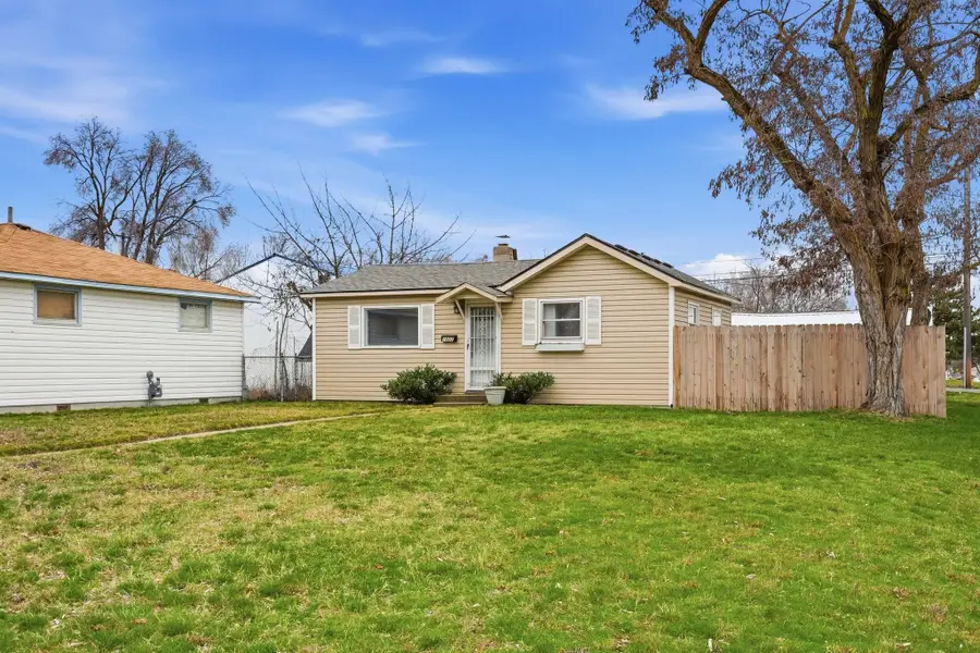 1602 E Central Ave, Spokane, WA 99208 - #2