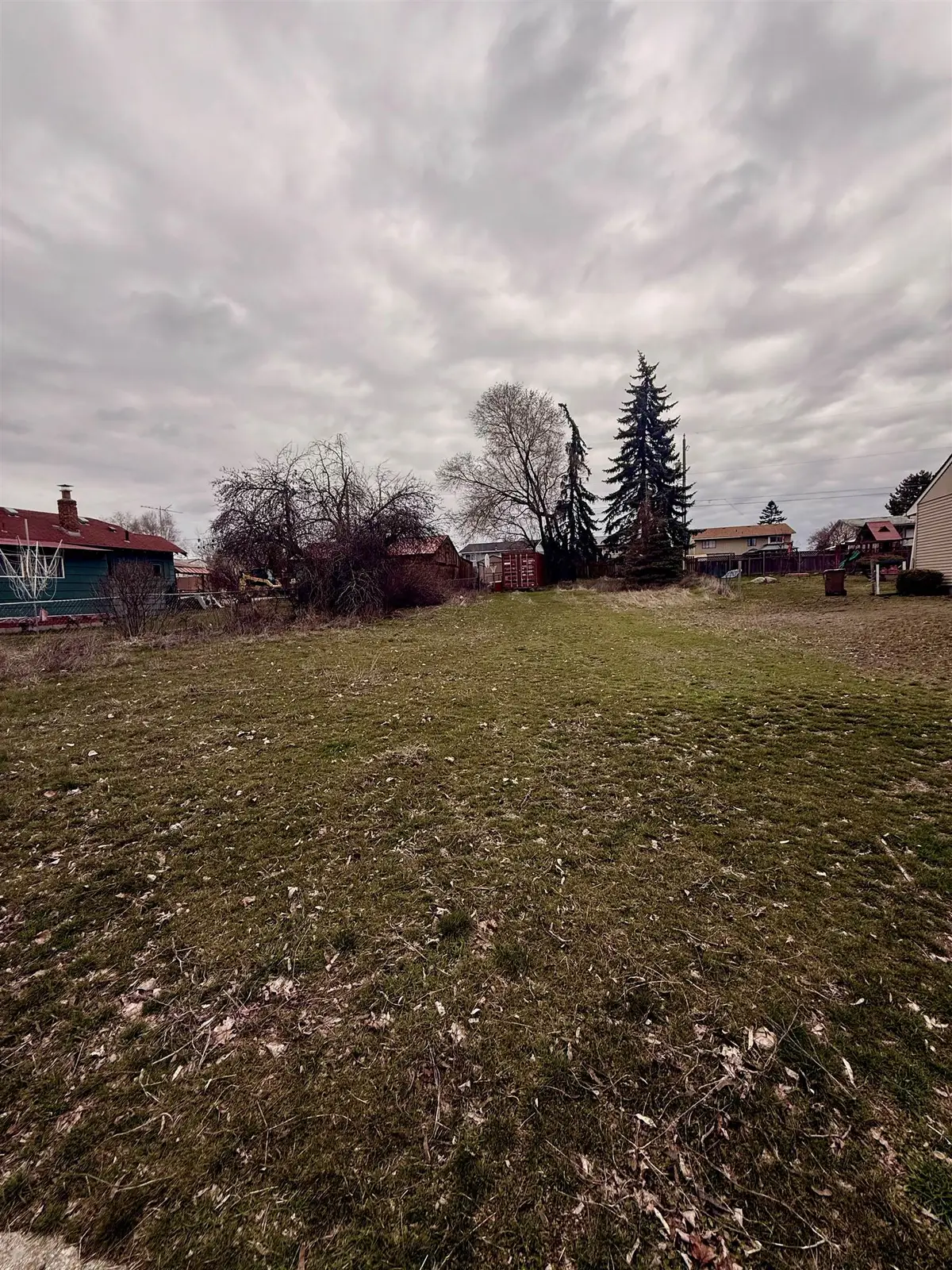 3309 E Bridgeport Ave, Spokane, WA 99207 - #1