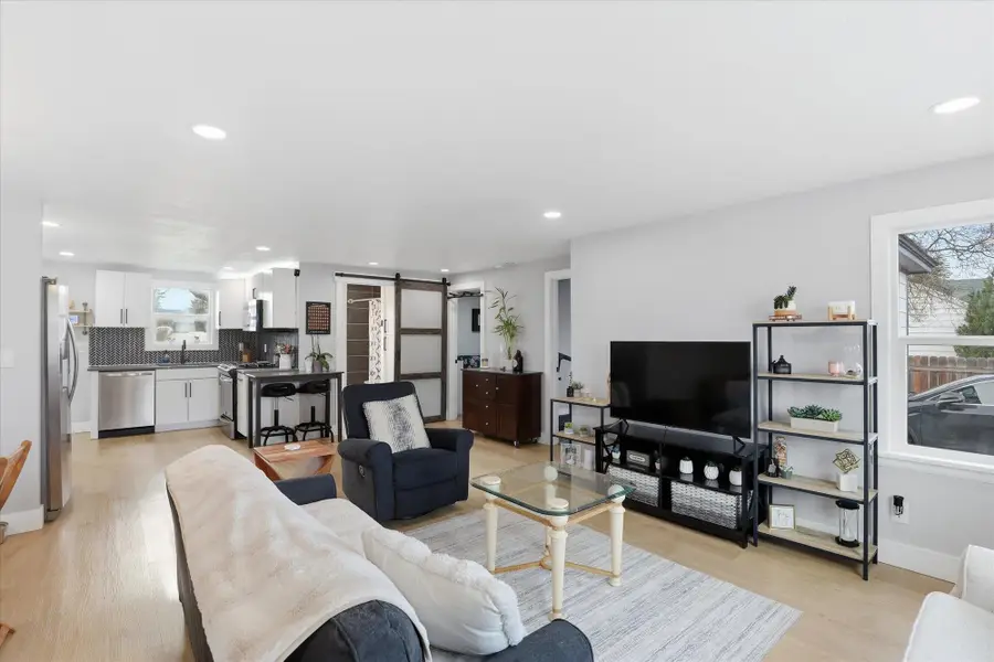 9816 E Broadway Ave, Spokane Valley, WA 99206 - #3