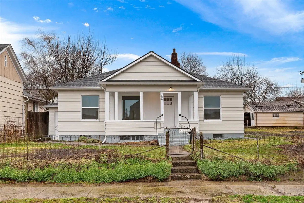 320 S Crosby St, Tekoa, WA 99033 - #1