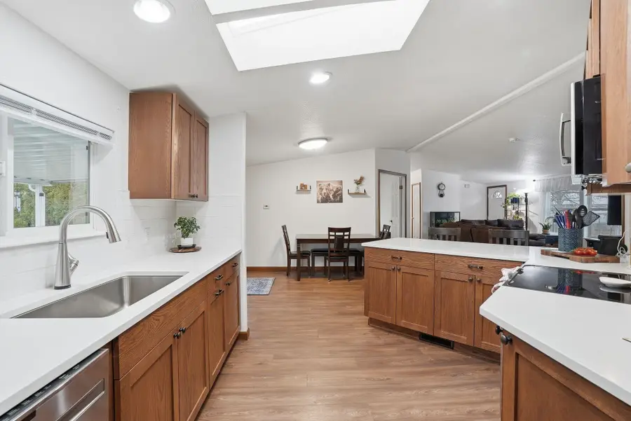 220 N Galway Ln, Spokane Valley, WA 99037 - #3