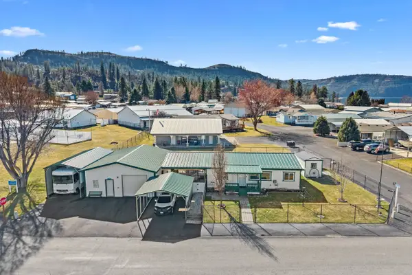 2325 Rainbow St, Seven Bays, WA 99122