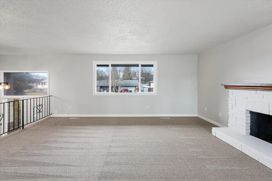 1711 S Evergreen Rd, Spokane Valley, WA 99037 - #2